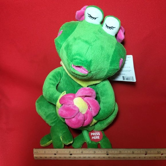 Cuddle Barn Kiss Me Cutie Frog Plush Singing Kiss Me - Picture 7 of 12